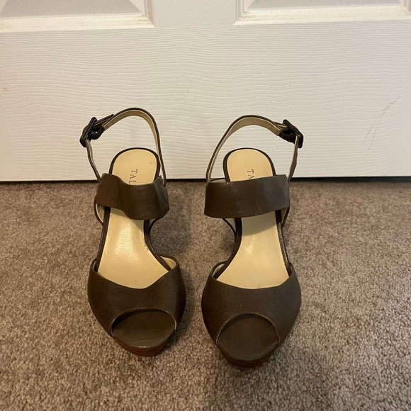 Talbots high heeled sandals - Picture 3 of 4